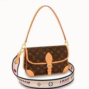 LOUIS VUITTON
Jacquard Speedy Bandouliere 20 Shoulder Strap Black